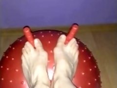 Sexy feet playin